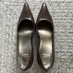 Stuart Weitzman Pointy Toe Pumps. Deep Brown. Size 7.5M